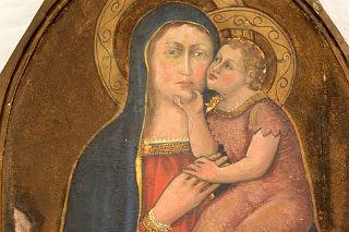 08 Virgin And Child Italy 14C Close Up Basilica de Pilar Cloisters Museo Recoleta Buenos Aires.jpg